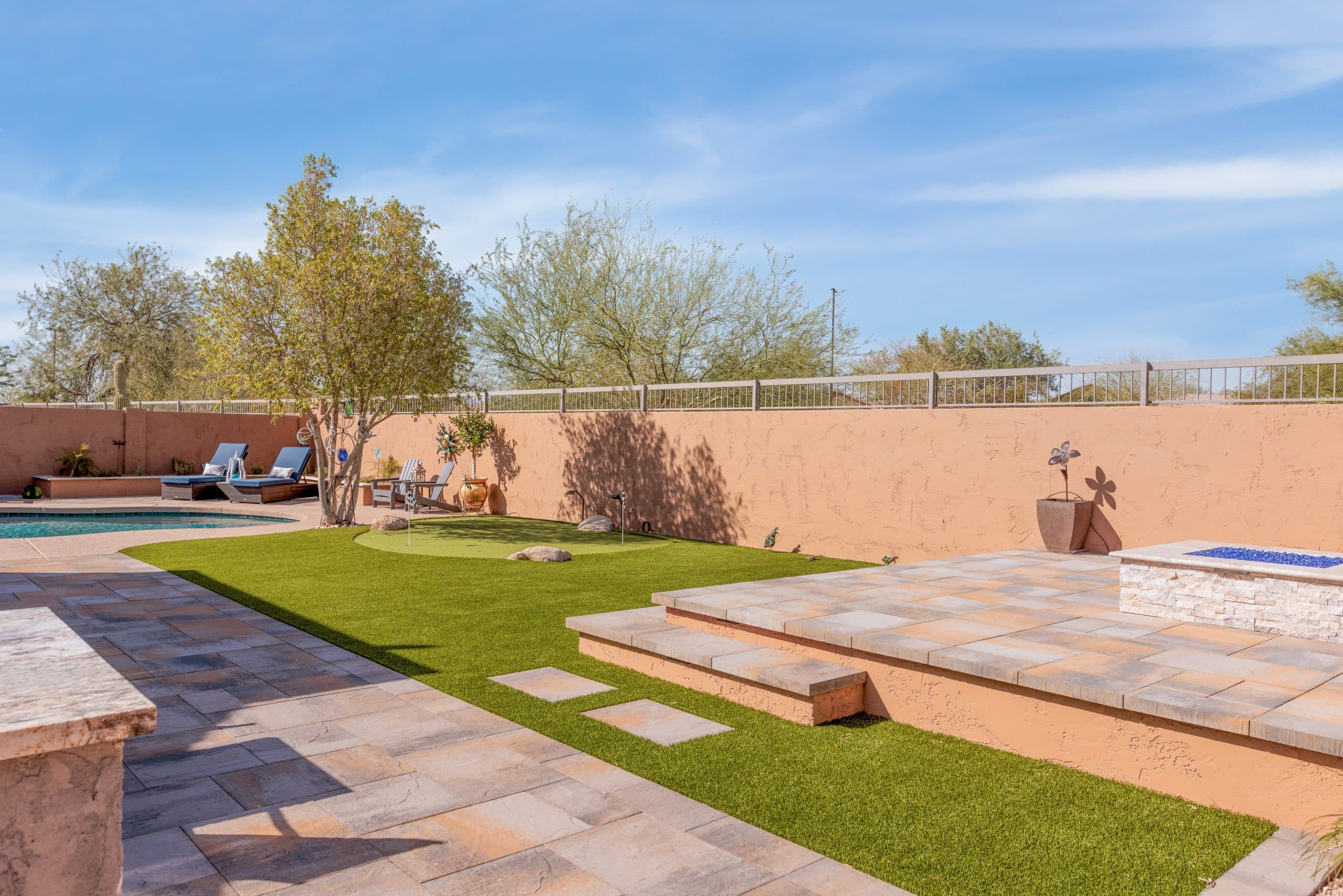 Synthetic Grass & Fire Pit in Scottsdale, Arizona